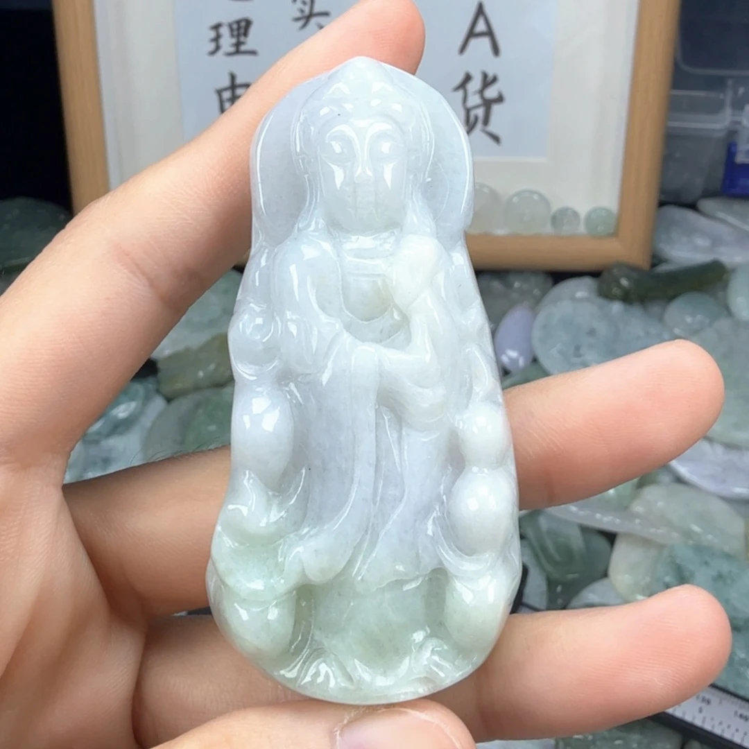 翡翠挂件未镶嵌翡翠