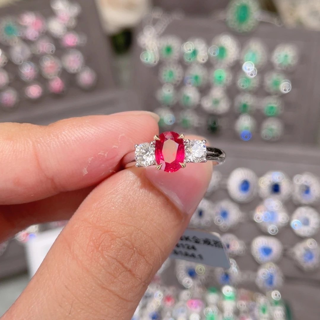 18K金镶嵌戒指红宝石1.01ct 无烧鸽血