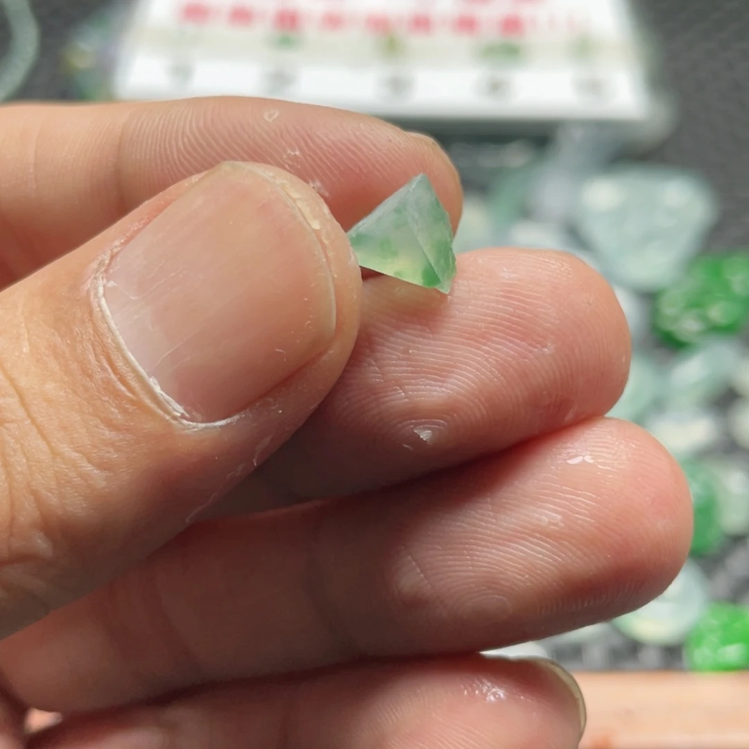 定制翡翠未镶嵌翡翠