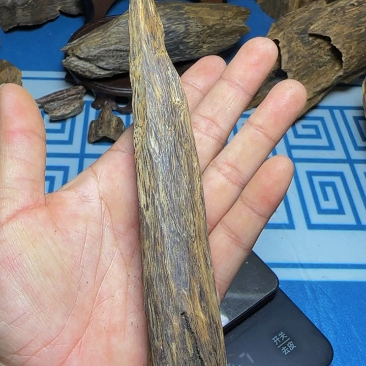 木质绿奇香尖树心油30克