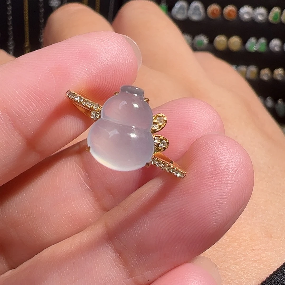 翡翠18K金镶嵌戒指葫芦翡翠戒指