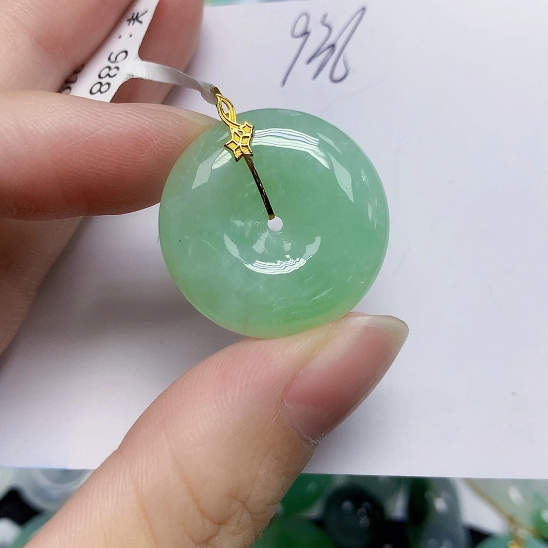 颈饰18K金镶嵌翡翠