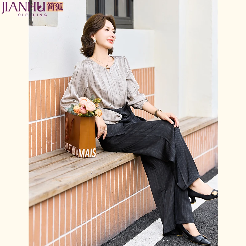 中年妈妈秋装时尚套装2025新款气质中老年女装宽松两件套上衣裤子