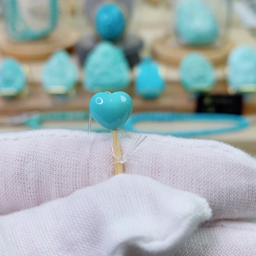 未镶嵌绿松石珠宝奇石