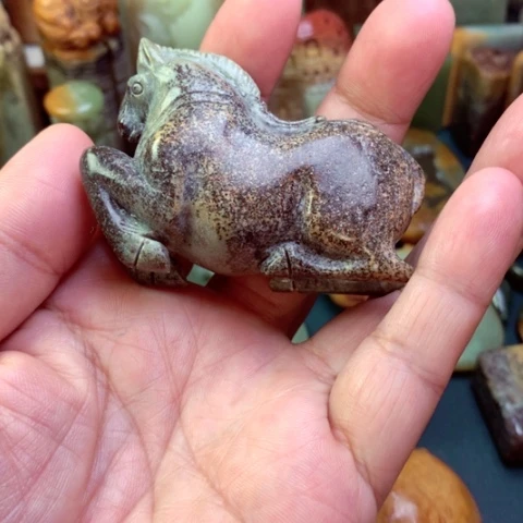 岫岩河磨玉（透闪石质玉）颈饰未镶嵌