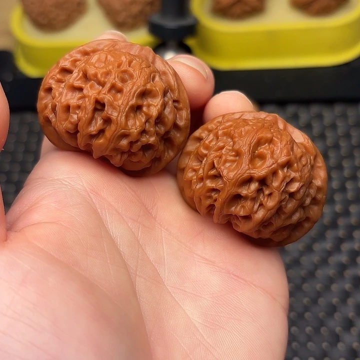 文玩核桃吊坠42宫灯狮子头