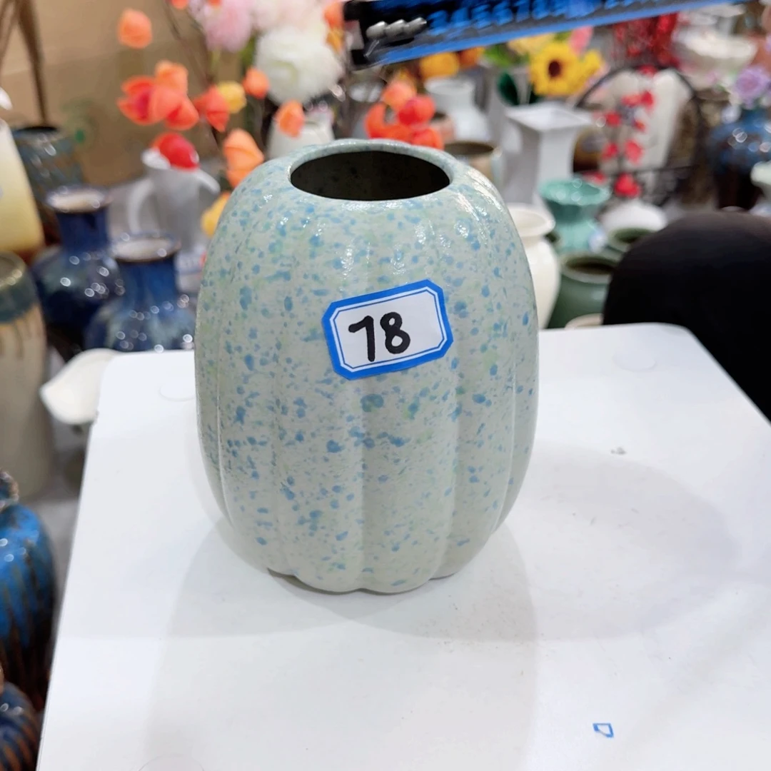 78号陶瓷高14厘米微瑕一个