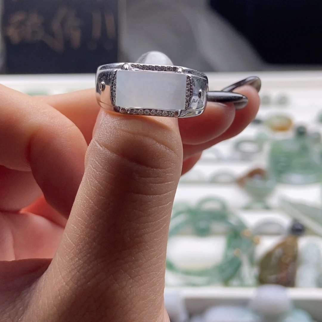 腩***版翡翠银S925镶嵌颈饰翡翠