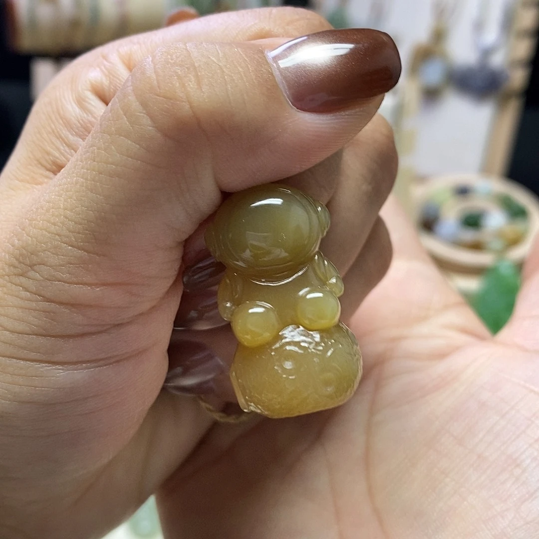 颈饰未镶嵌和田玉糖*