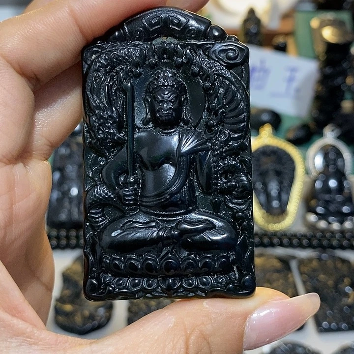 蛇纹石玉未镶嵌颈饰神**木
