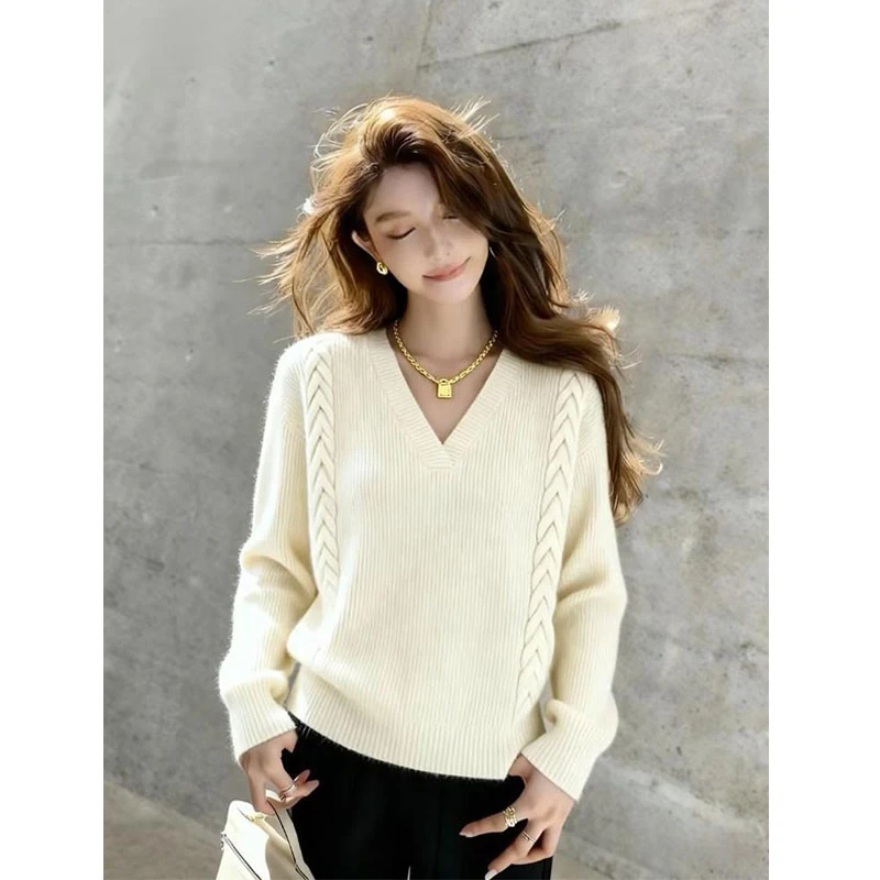 米白色v领软糯慵懒风针织衫毛衣女冬季加厚巨好看的冬装内搭上衣