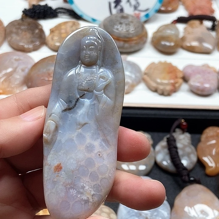硅化珊瑚（珊瑚玉）未镶嵌颈饰
