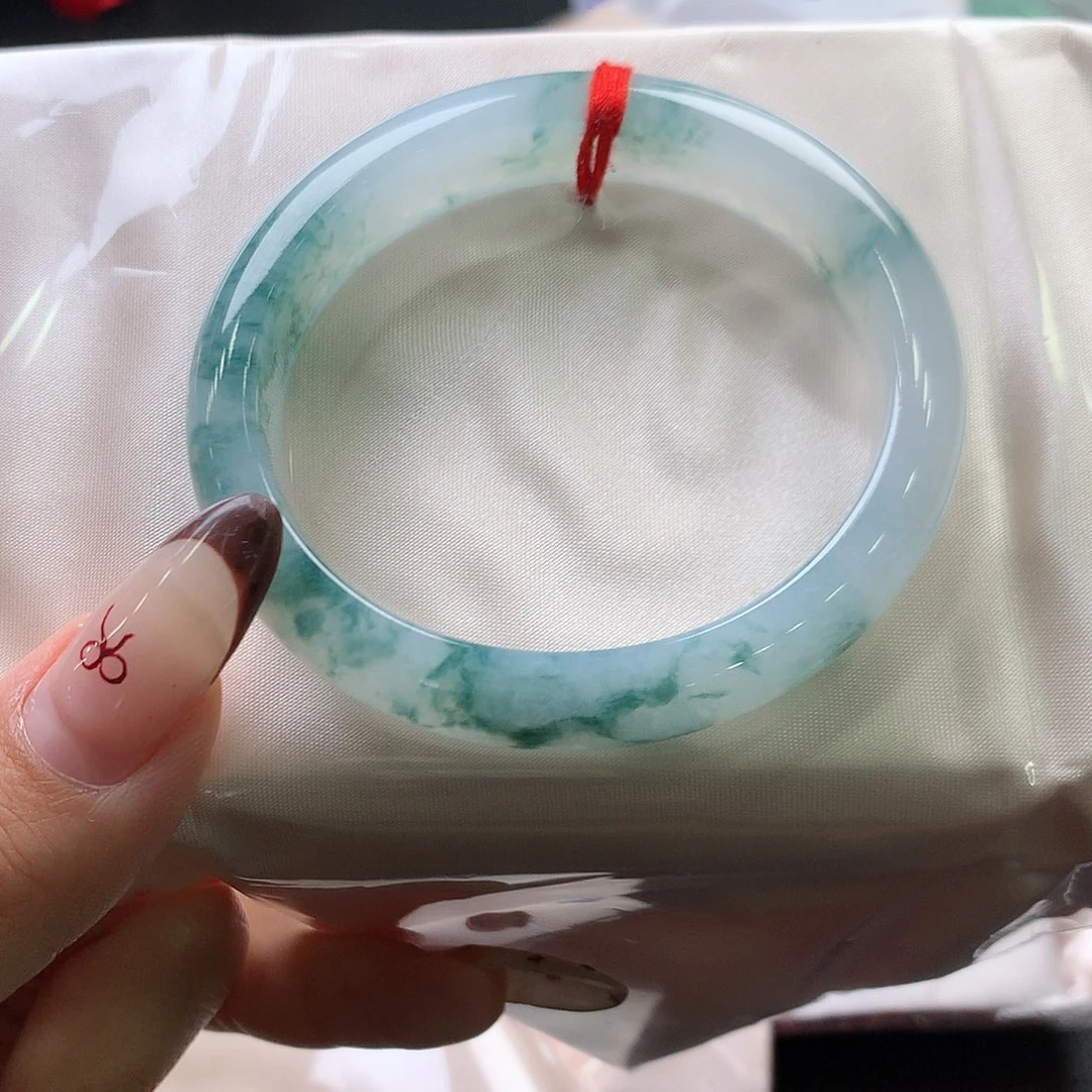 翡翠未镶嵌手镯（贵妃镯）30号