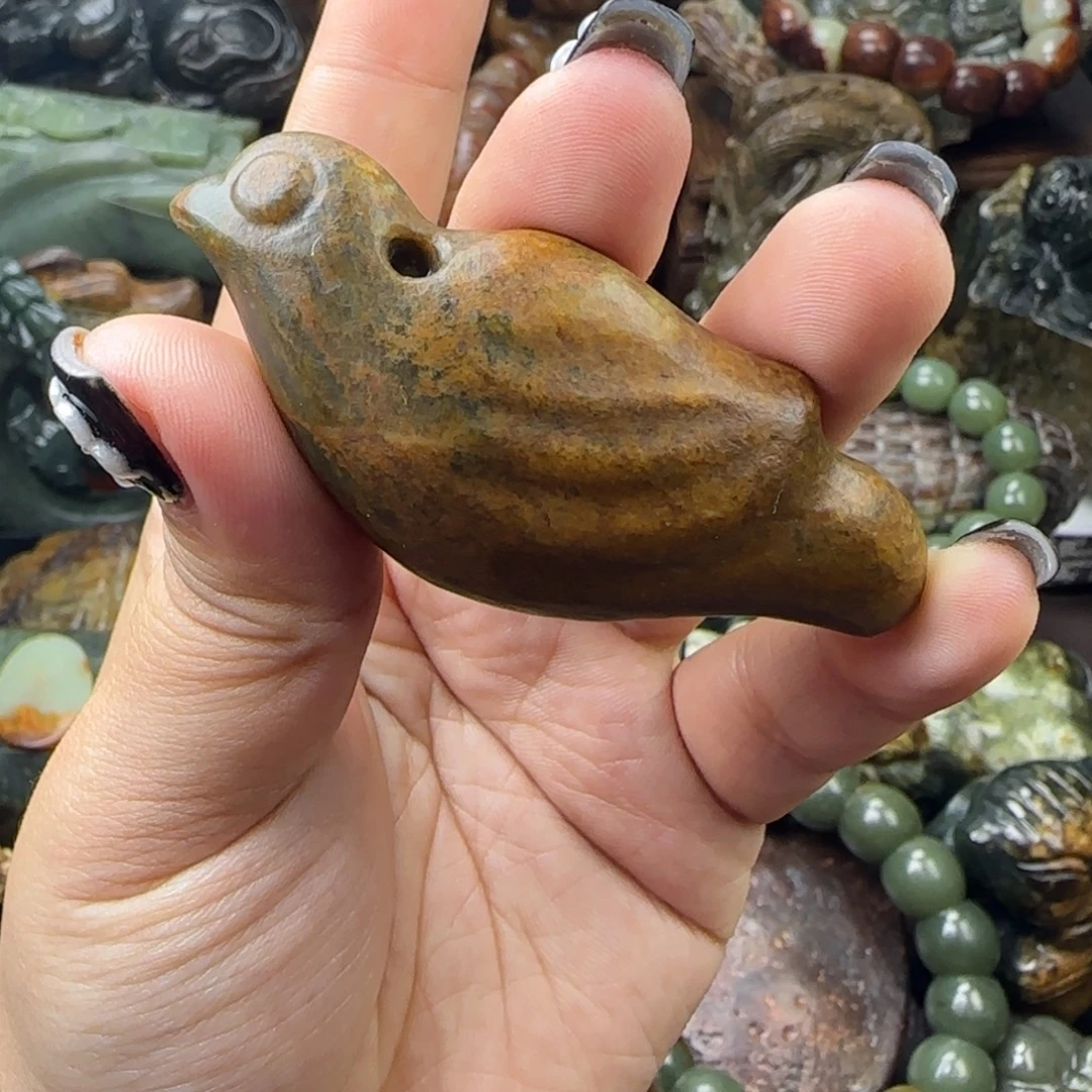 透闪石质玉未镶嵌珠宝奇石