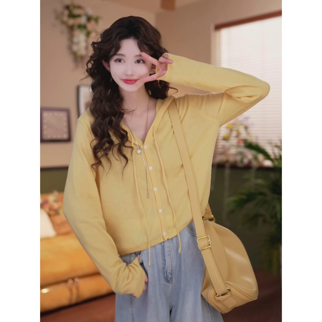 余紫绮.【薄雾禅意】欧若风 时尚长袖设计感帽衫Z325222