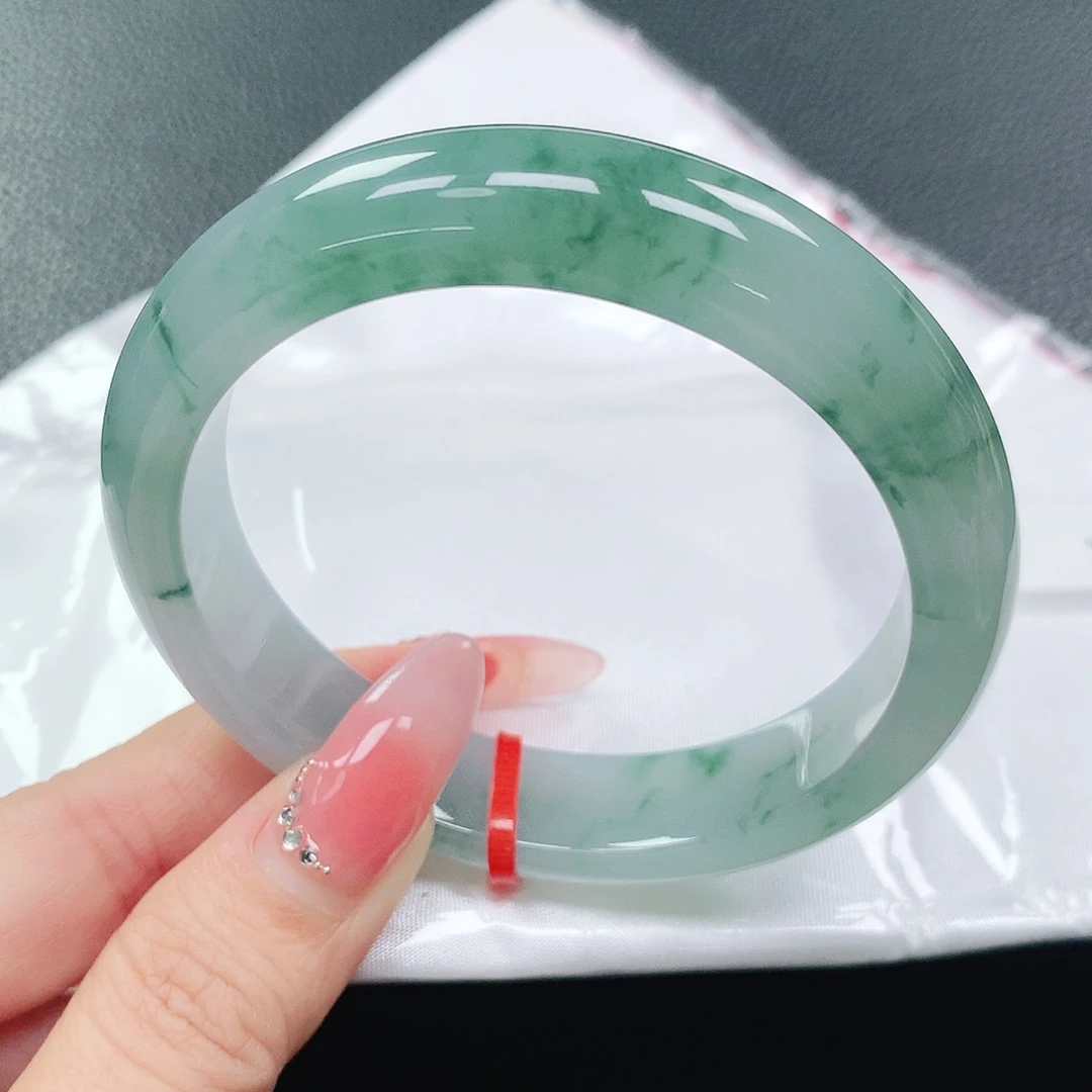翡翠手镯未镶嵌58圈