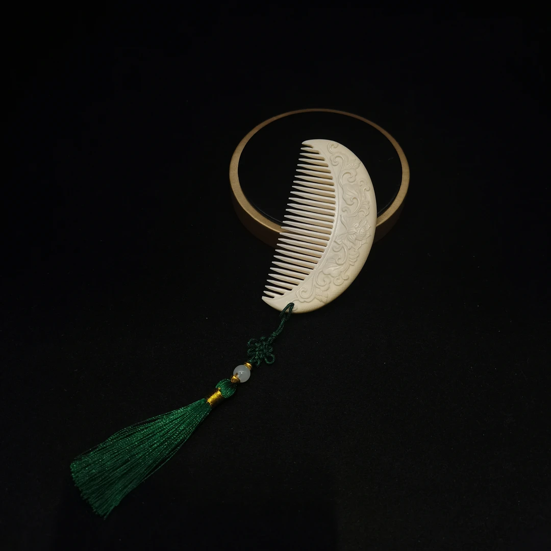 3-85717634 天然猛犸牙～莲花梳 30克