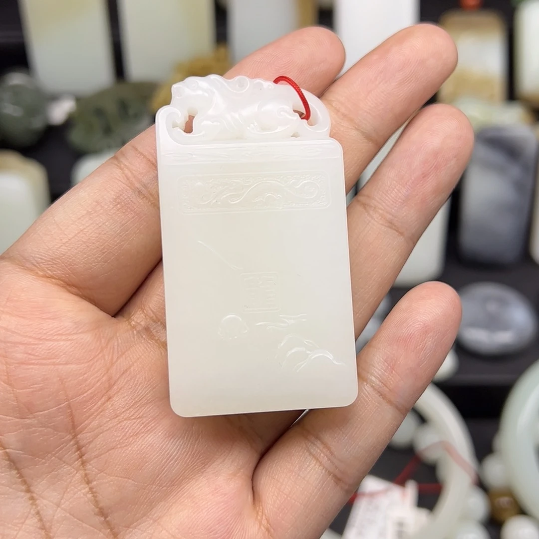 和田玉颈饰未镶嵌D****j