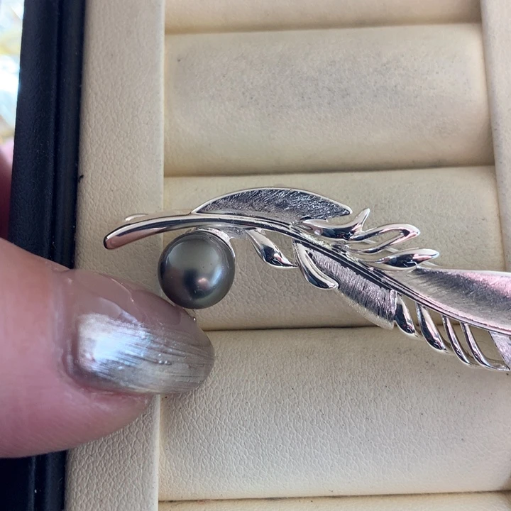 未镶嵌胸饰海水珍珠