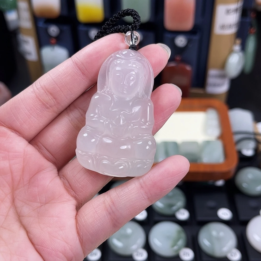 颈饰未镶嵌石英质玉牵****?