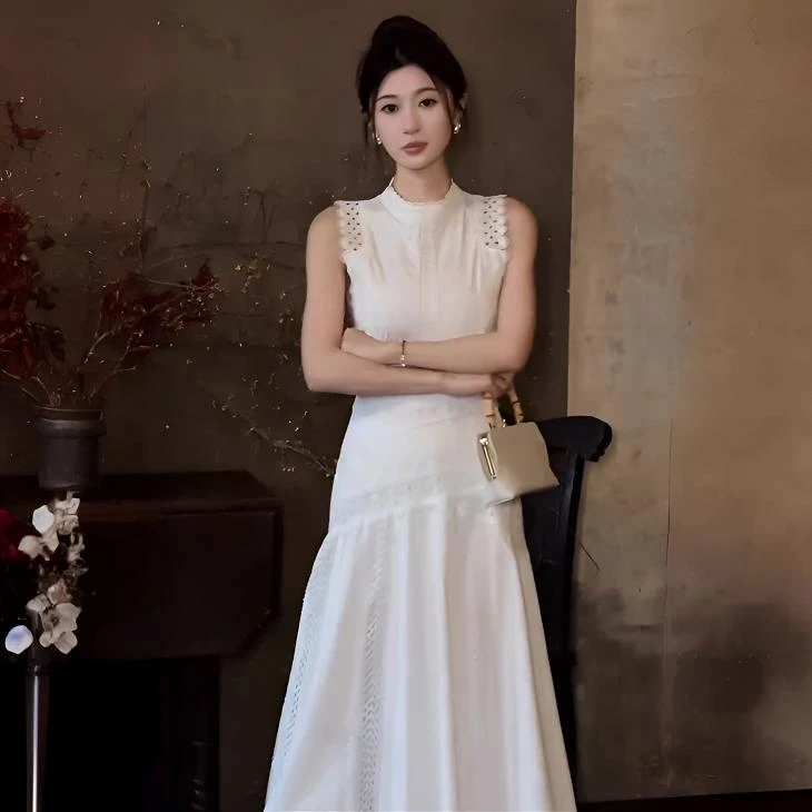 夏季上流社会法式名媛气质高级感高智千金风白色无袖蕾丝连衣裙女