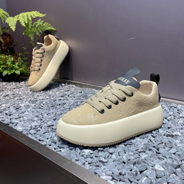 男鞋秋冬季新款小白鞋皮面厚底增高舒适百搭潮流低帮休闲鞋