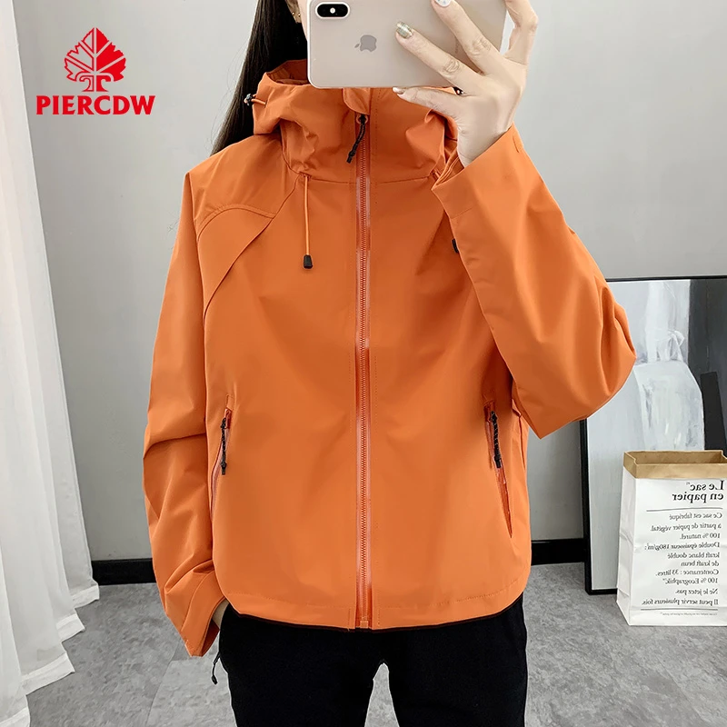 【PIERCDW品牌】春秋季户外冲锋衣女连帽防风防水登山服运动外套