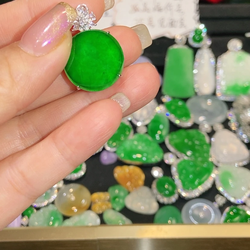 【闪购商品】颈饰未镶嵌翡翠天然翡翠