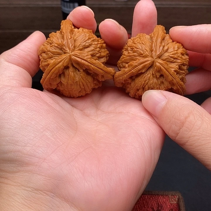 李***天把件文玩核桃白奔