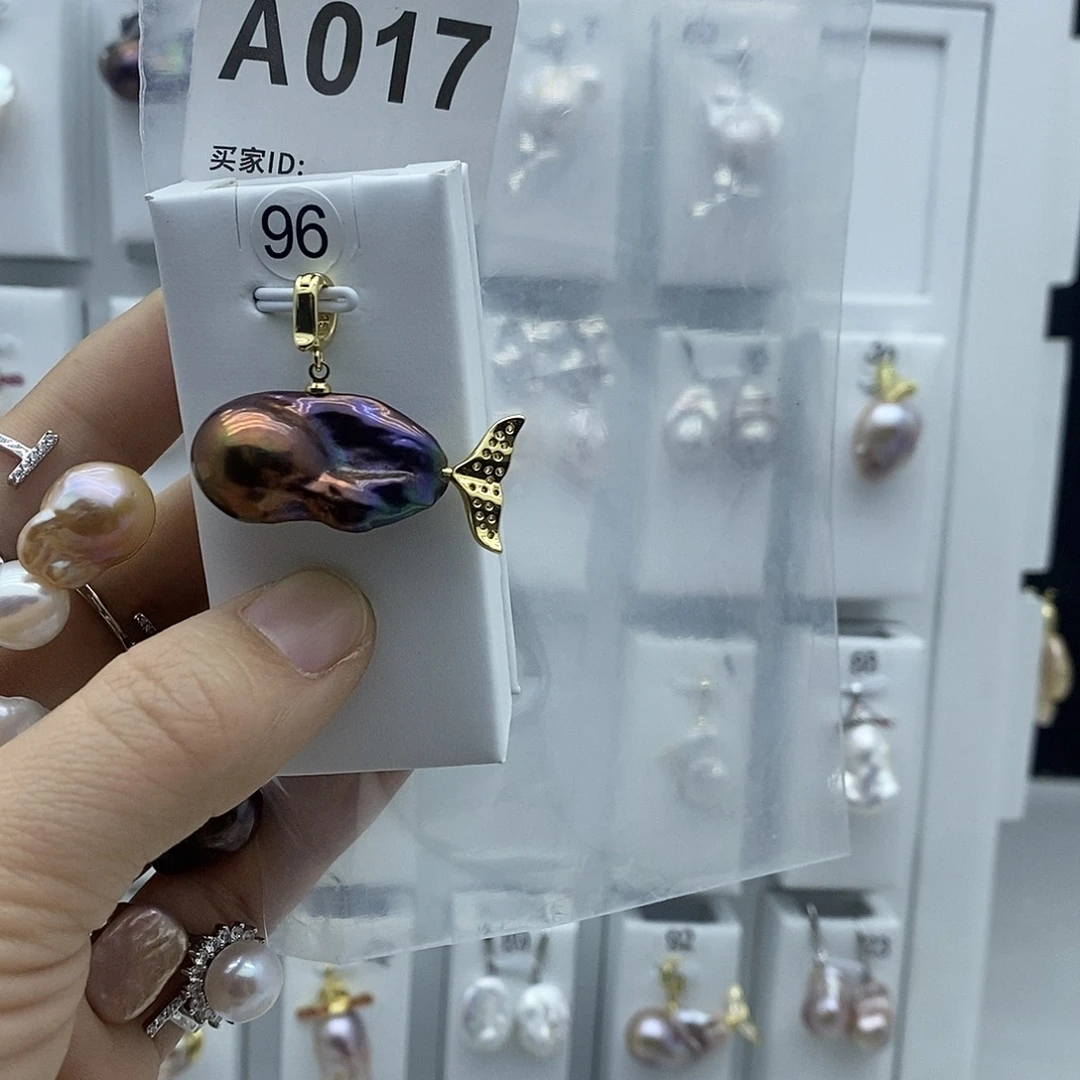 钛钢淡水珍珠颈饰