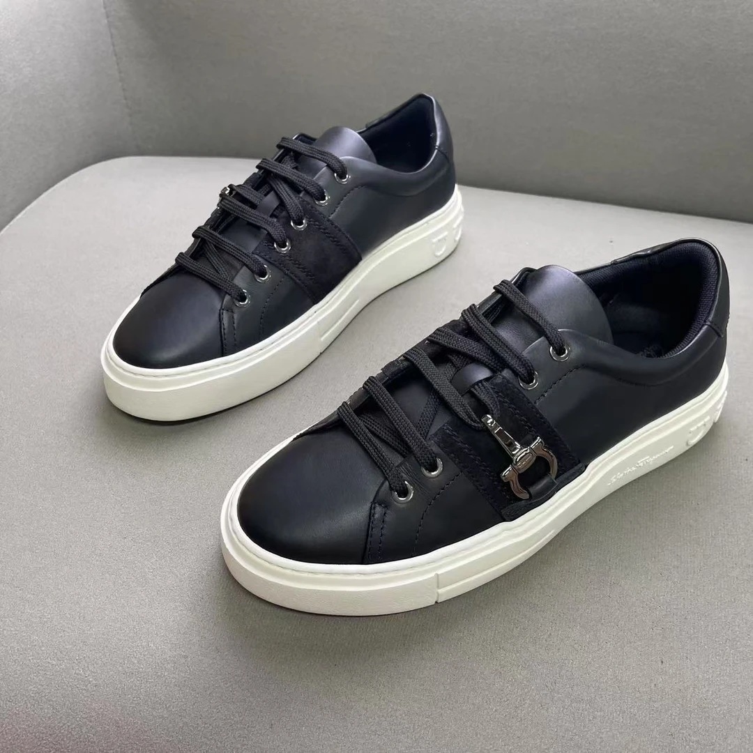 99新 FERRAGAMO/菲拉格慕 黑色皮面银马蹄扣时尚百搭板鞋 39码