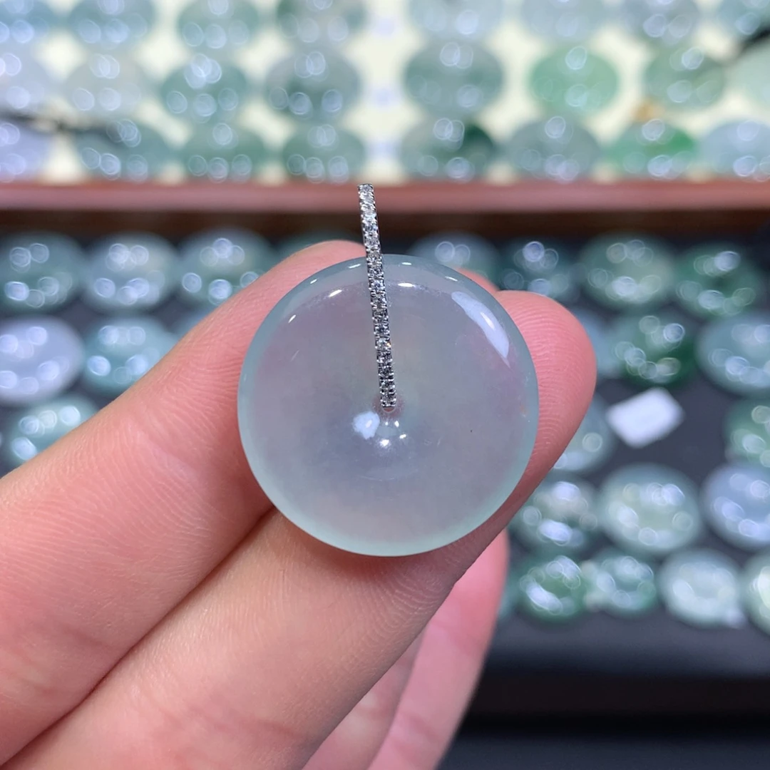 翡翠颈饰18K金镶嵌平安扣