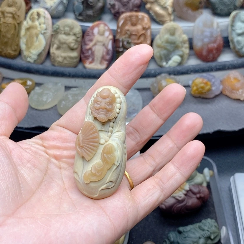 【闪购商品】定制石英质玉吊坠未镶嵌