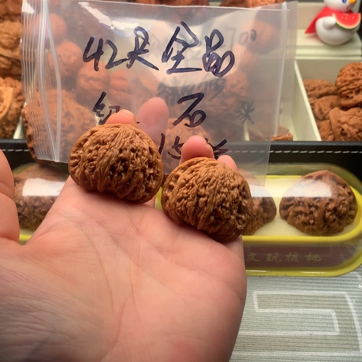 文玩核桃吊坠42尺寸全品红宝石