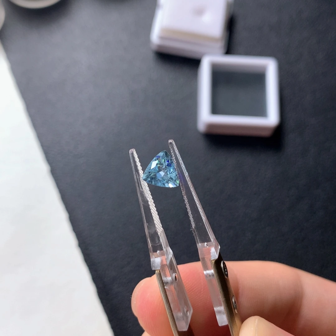 海蓝宝石裸石未镶嵌90 分圣玛利亚海蓝宝