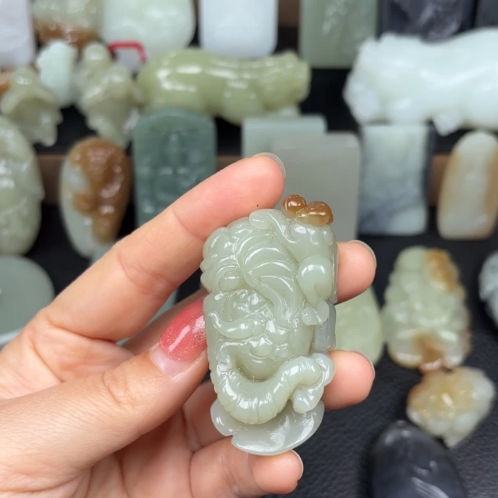 颈饰未镶嵌和田玉