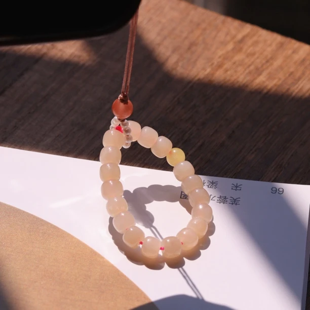 【藕粉手机挂】和田玉藕粉老型珠手机挂约6mm 颜色多样性  I0812W