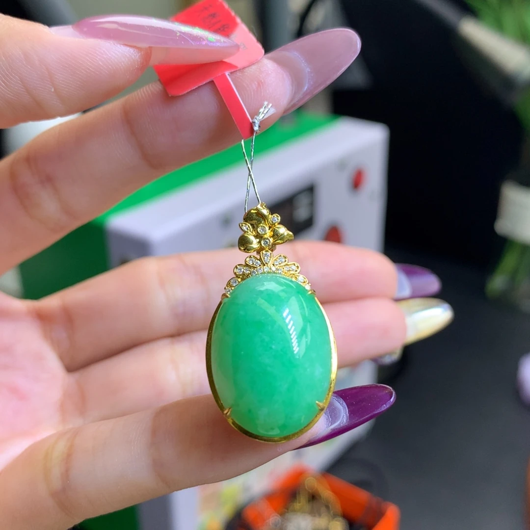 期****翡翠18K金镶嵌颈饰