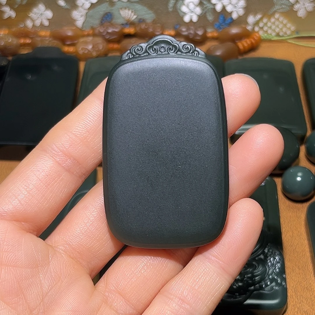 和田玉（青玉）未镶嵌颈饰