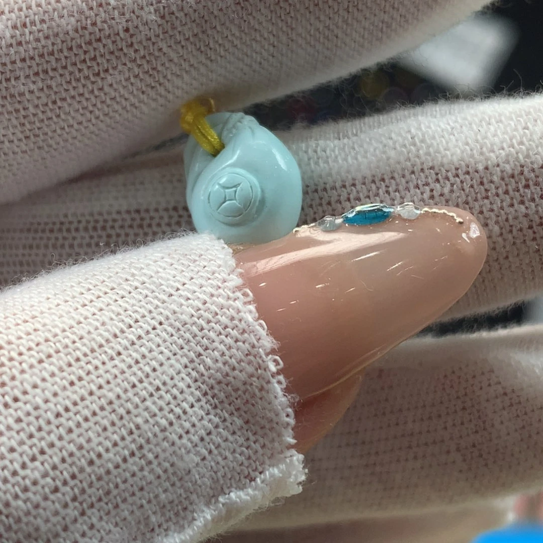 绿松石未镶嵌挂件