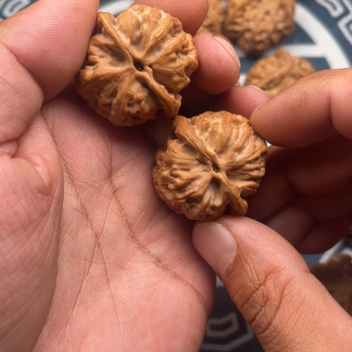 文玩核桃吊坠鹏*雪狮