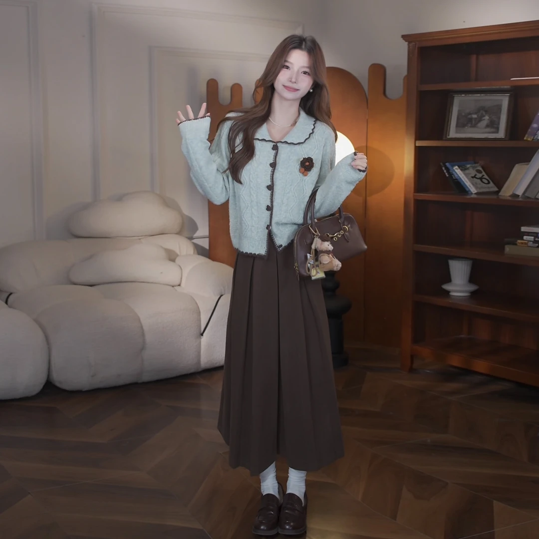 绿色毛衣外套半身连衣裙子女2025新款韩系早秋穿搭配一整套装长裙