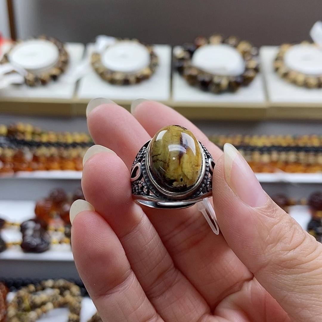 嘿***瑞琥珀未镶嵌裸石琥珀戒指