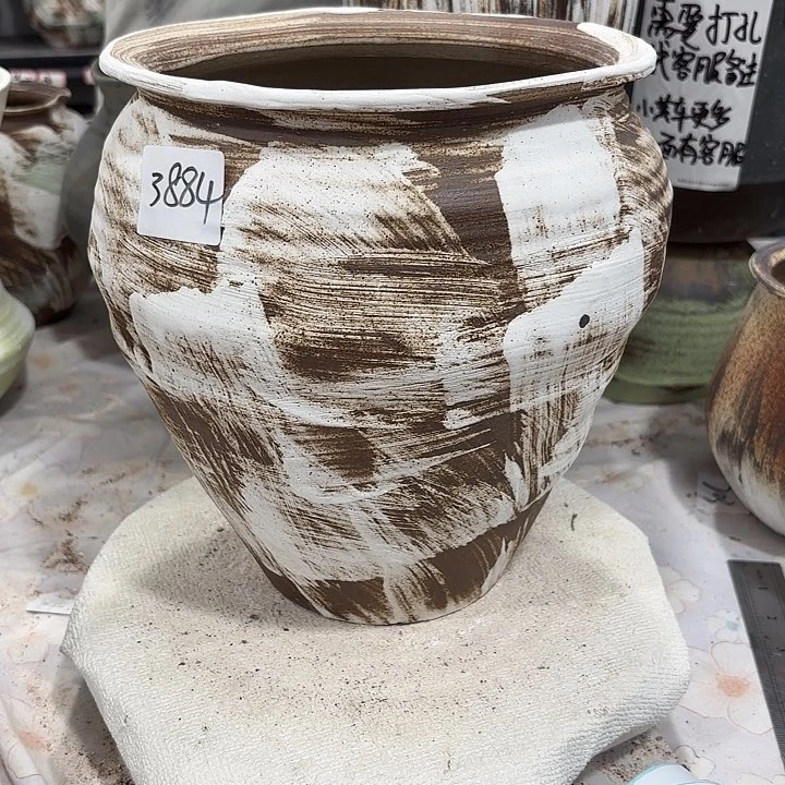 摆件高23，口18，有孔3884