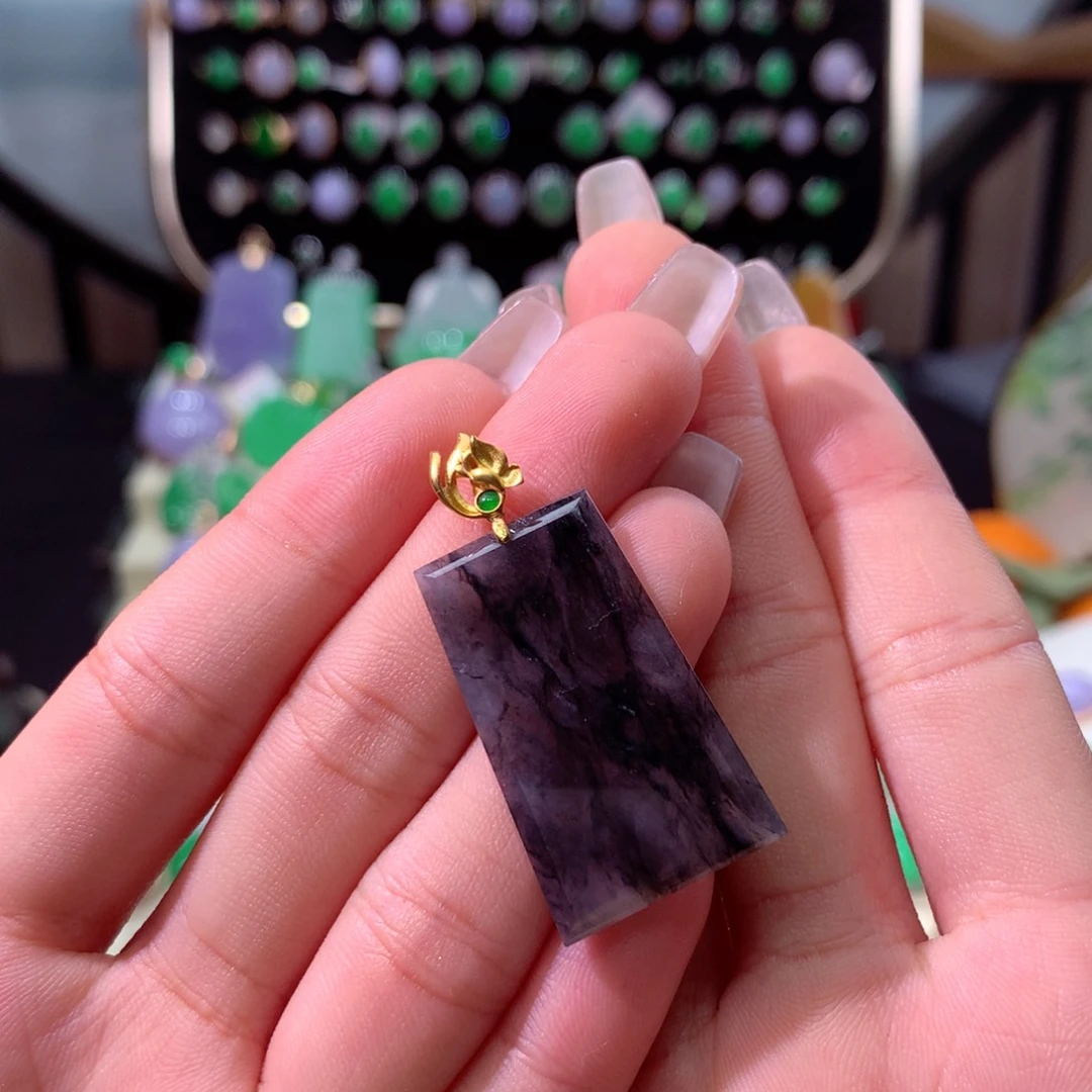 翡翠颈饰18K金镶嵌翡翠