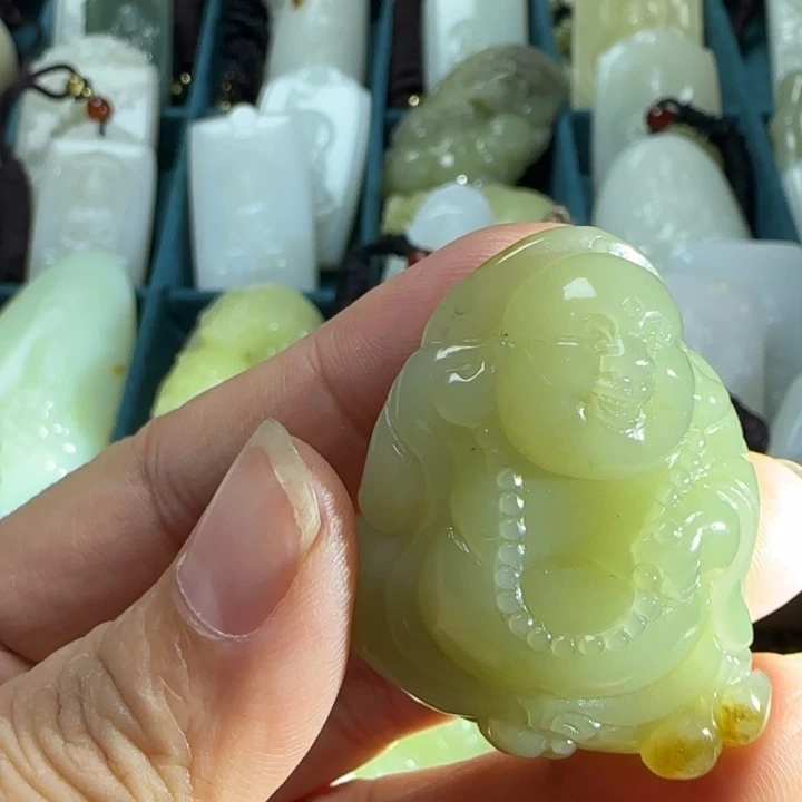 和田玉（糖玉）未镶嵌颈饰