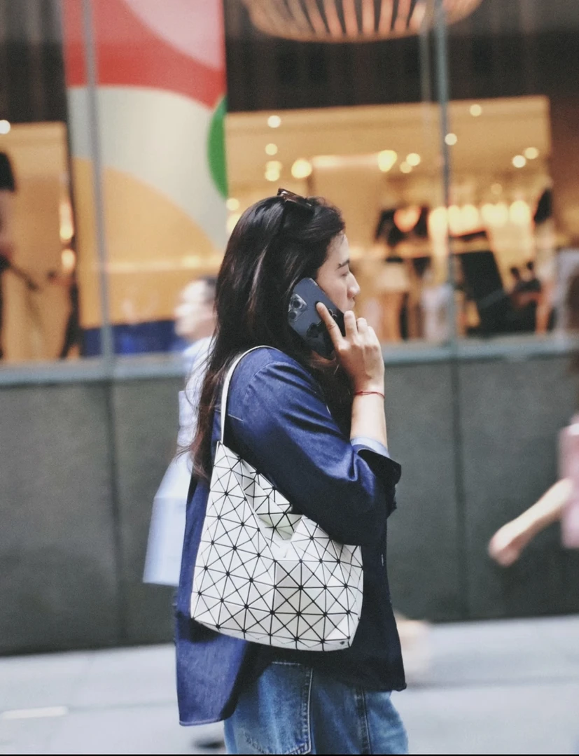 【港澳免税店】2025新款时尚芭蕾包腋下拉链菱格单肩千金风包包