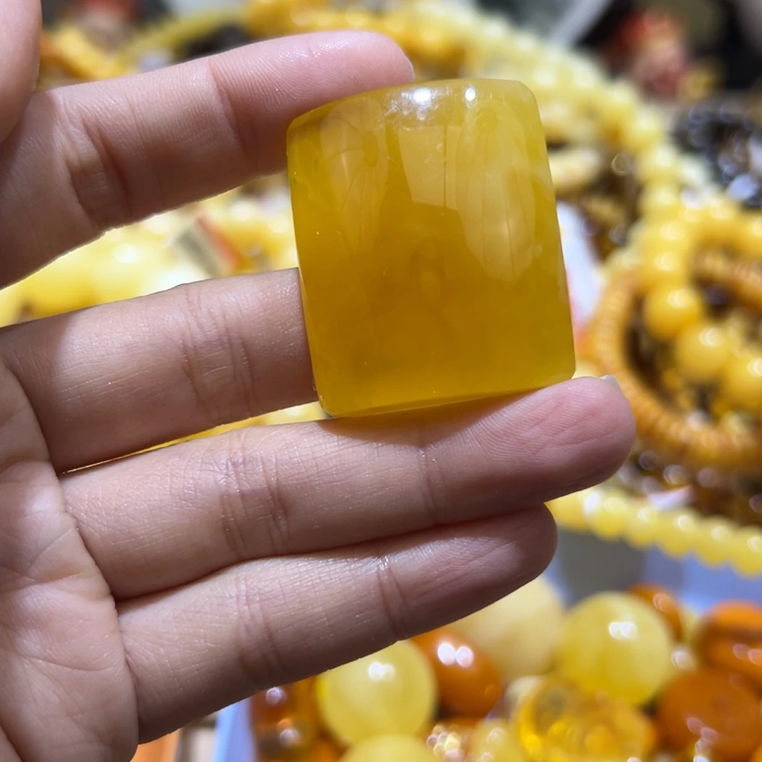 琥珀珠宝奇石未镶嵌