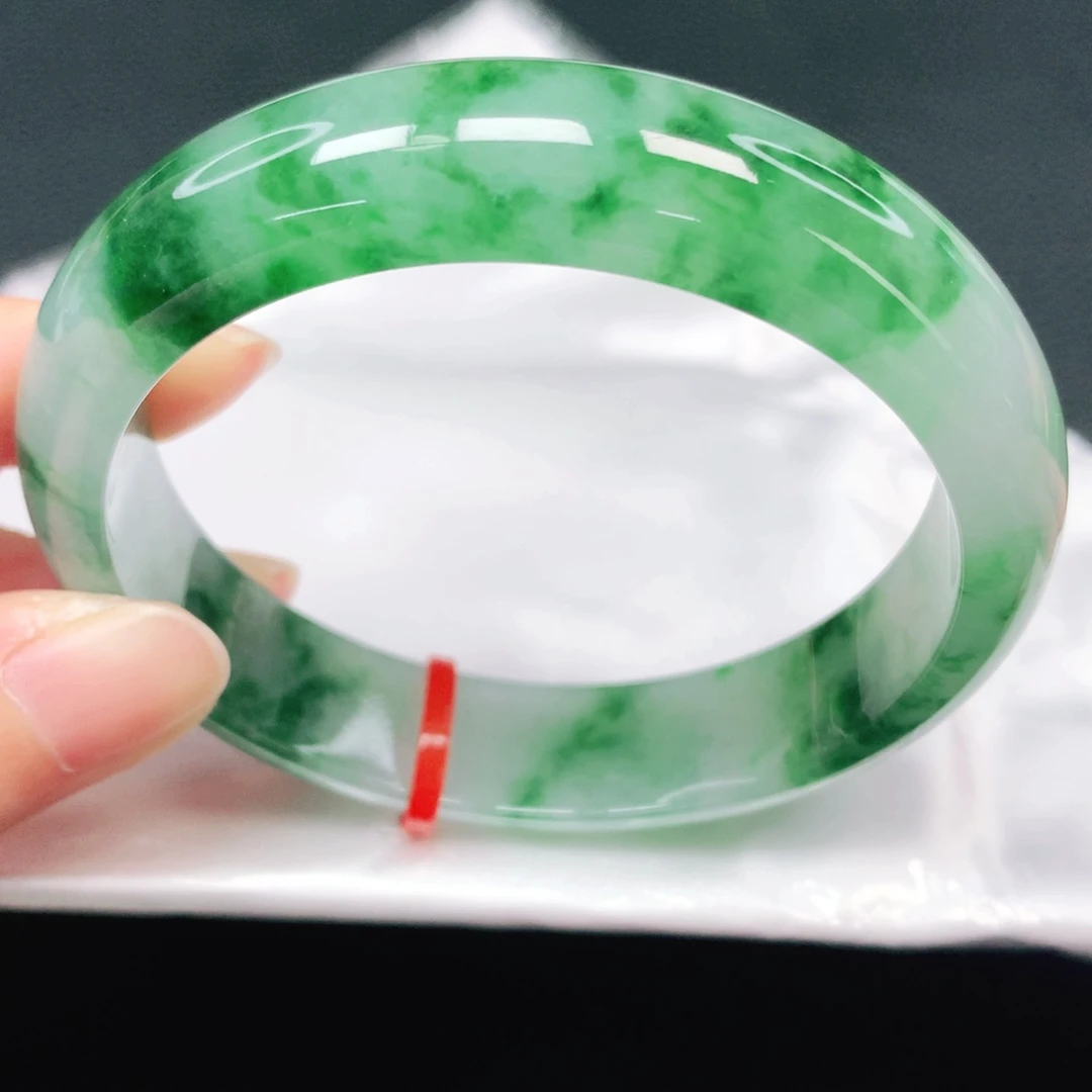 翡翠手镯未镶嵌57圈