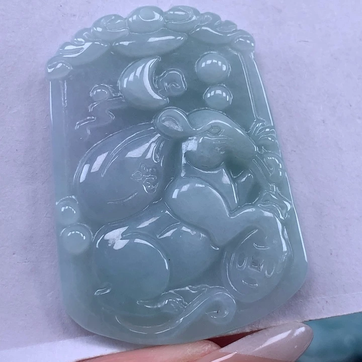 颈饰未镶嵌翡翠鼠牌吊坠